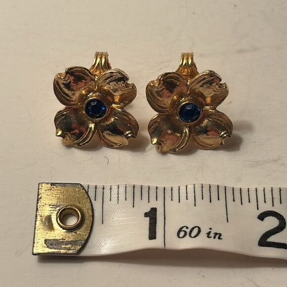 Vintage Gold Tone and Blue Stone Clip On Textured Floral Earrings - Picture 5 of 5